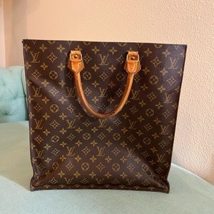 Louis Vuitton Monogram Sac Plat